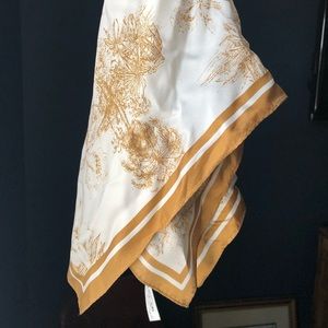 Oscar de la Renta 100% Silk scarf